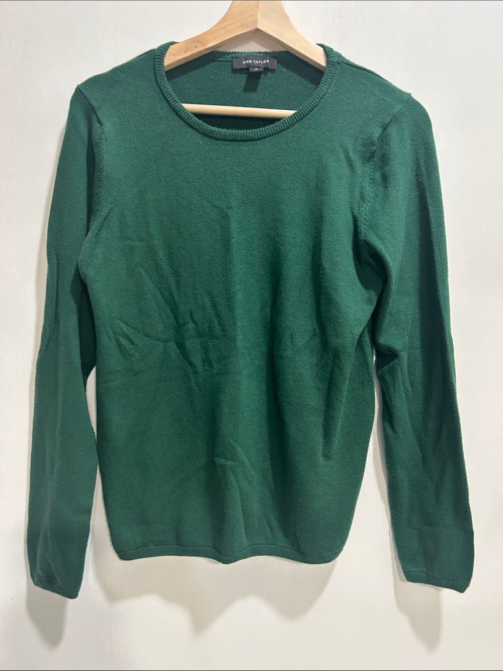 Ann Taylor Women’s  Deep Green Crewneck Sweater Sz Md